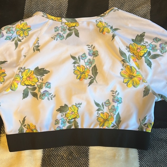 Justice Floral Cropped Rashguard with Cutout. Size L (12/14) - Picture 8 of 12
